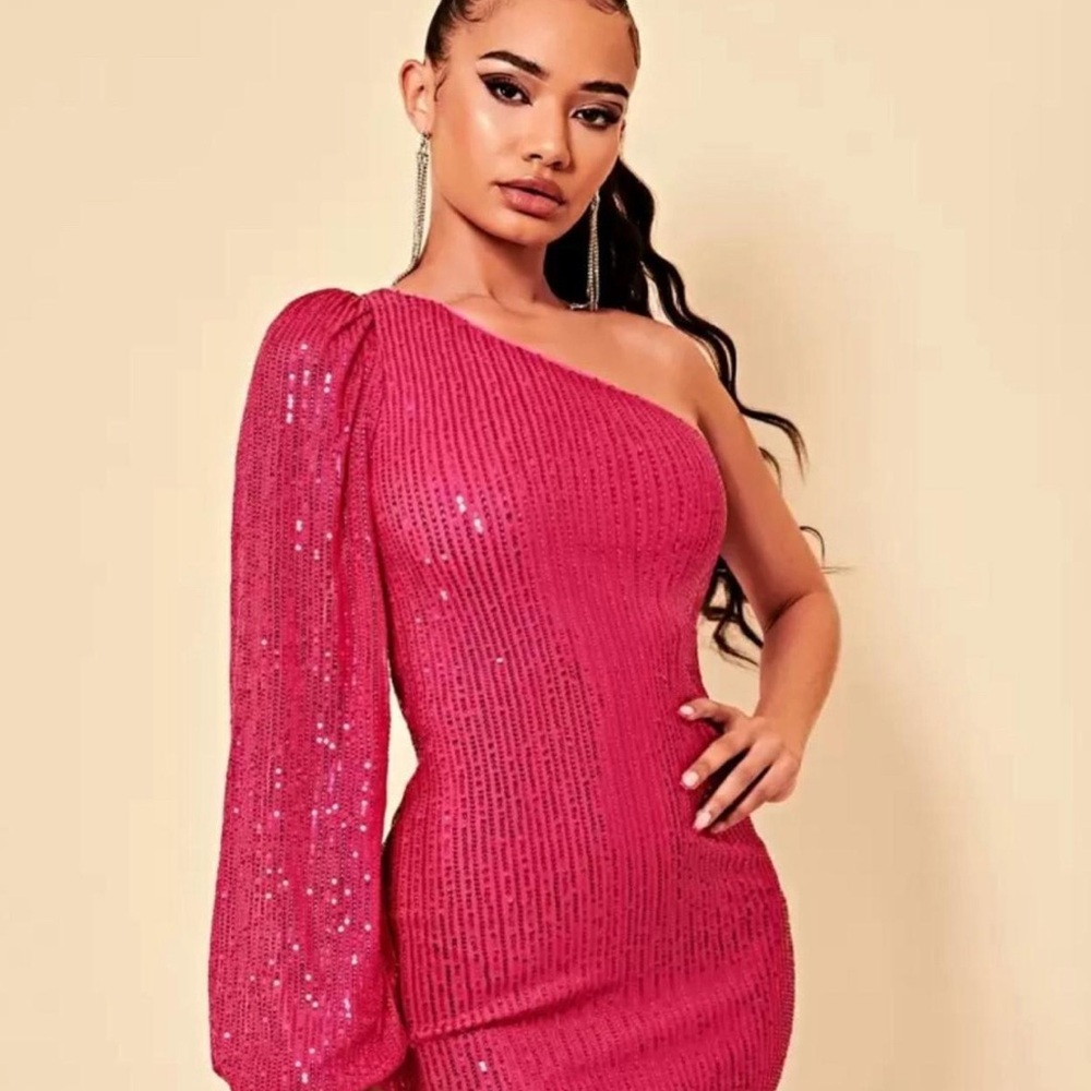 Elegant One-Shoulder Pink Dress
